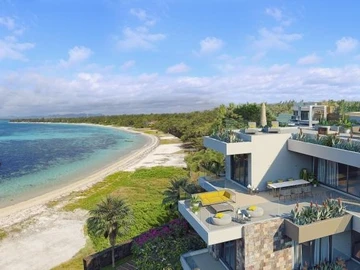 FOR SALE - Luxury living beachfront penthouse is nestled on the beautiful East Coast of the island in a quiet residen...