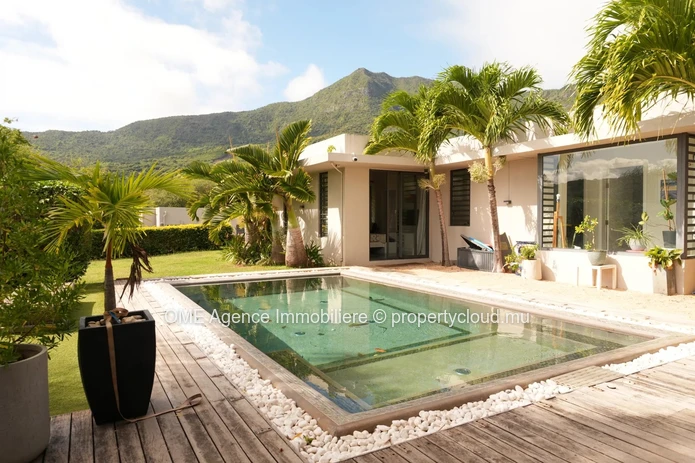 Magnificent 340 m² Villa | 5 Bedrooms