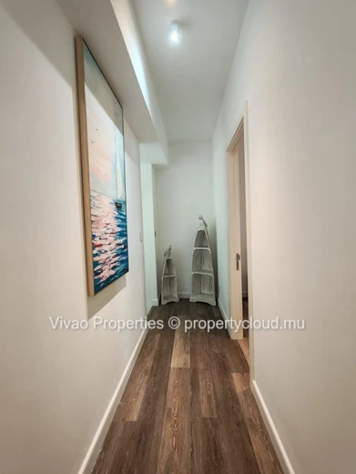 Accessible to foreigners, duplex apartment for sale in Pointe aux Canonniers, 142m², 3 bedrooms, communal pool, garde...