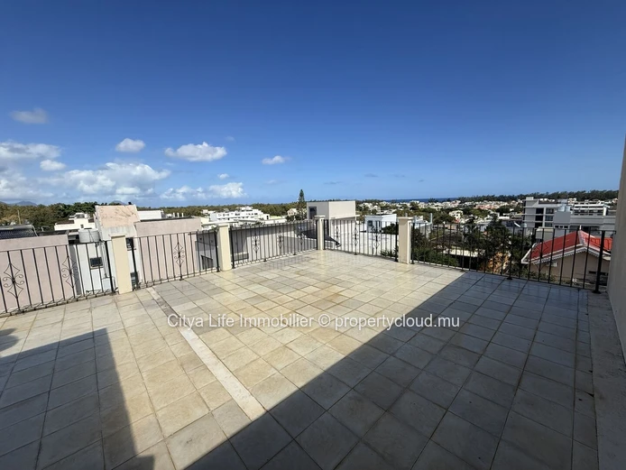 Belle maison meublée avec vue mer et montagne – Flic en Flac