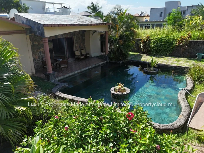 Villa La Gaulette 3 Bedrooms Mur13. 9Million