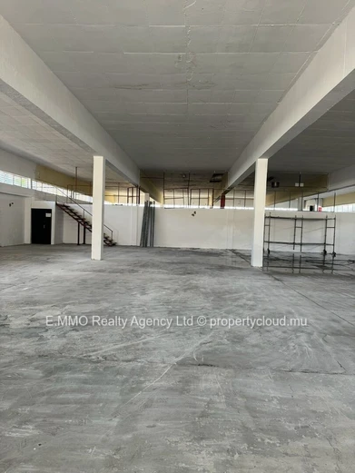 Warehouse for Rent in Coromandel, 2000m², featuring an exterior yard, secure parking, Price Rs 416,025.