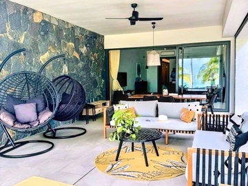 Beachfront Apartment - Holiday Rental