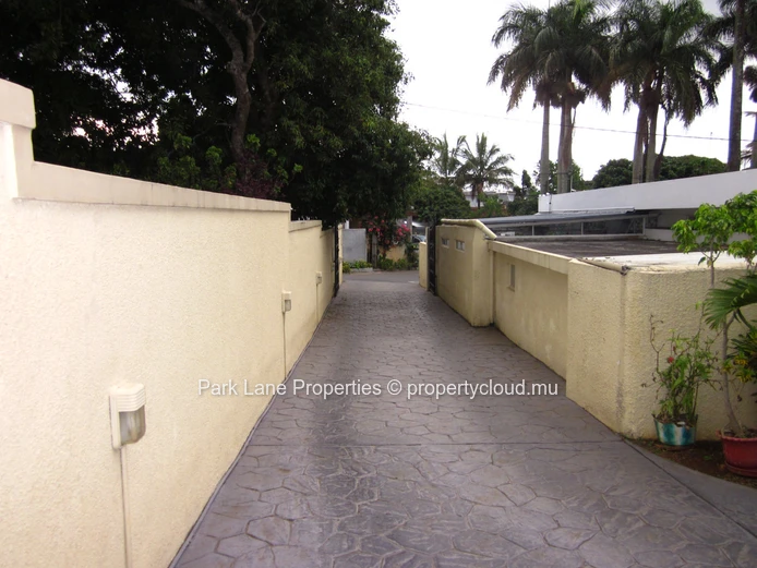 Triple Storey house  in Belle Rose