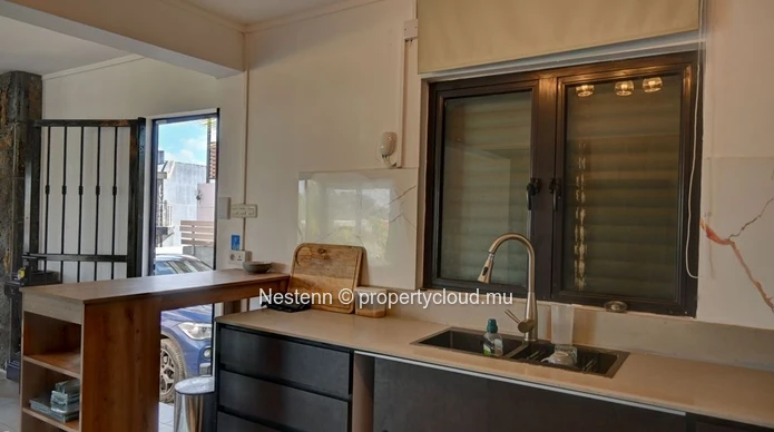 Charming 3-bedroom en-suite townhouse with swimming pool 