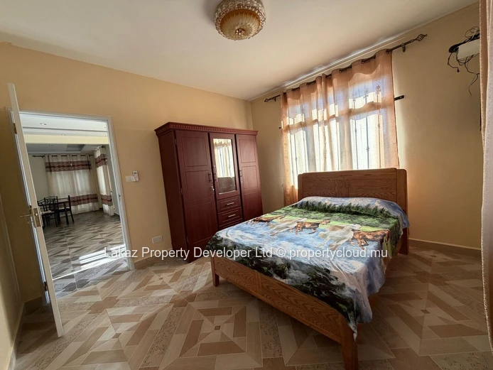 Maison meublée 4 chambres avec piscine à louer à Calodyne