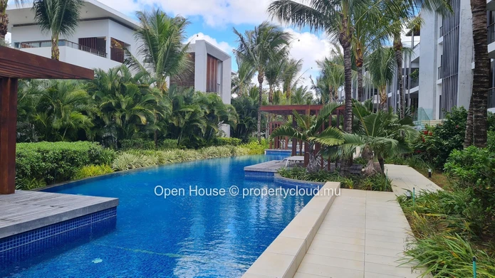 Mont Choisy Park in Grand Baie - IRS Apartment for sale 214m², 3 bedrooms, shared swimming pool, accessible to foreig...