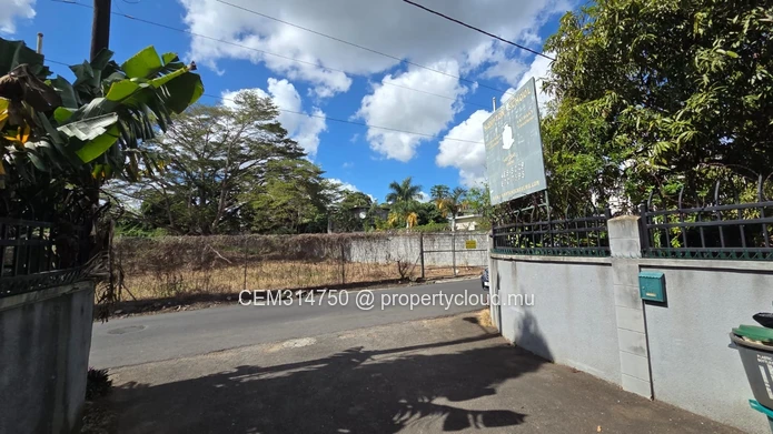 75 Perches PRIME FREEHOLD DEVELOPMENT LAND FOR SALE – QUATRE BORNES