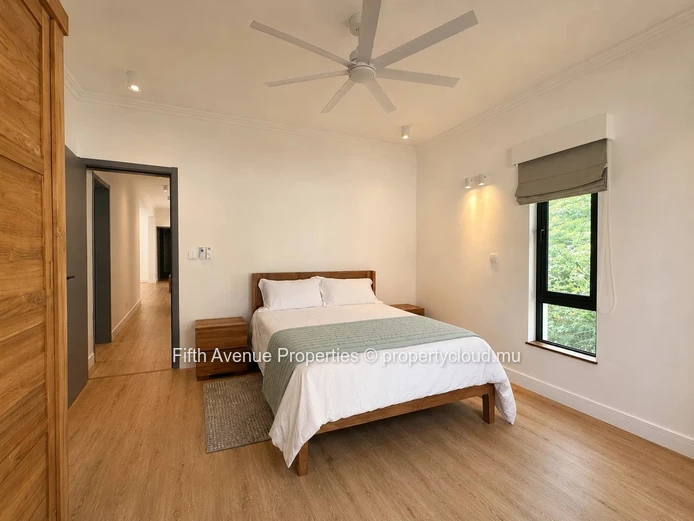 Moka – Stunning 3-Bedroom Apartment – Mountain View