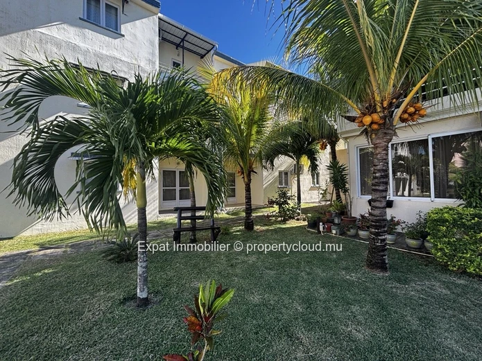 Fully Air-Conditioned 3-Bedroom Duplex In A Secure Residence With Swimming Pool – Grand Baie