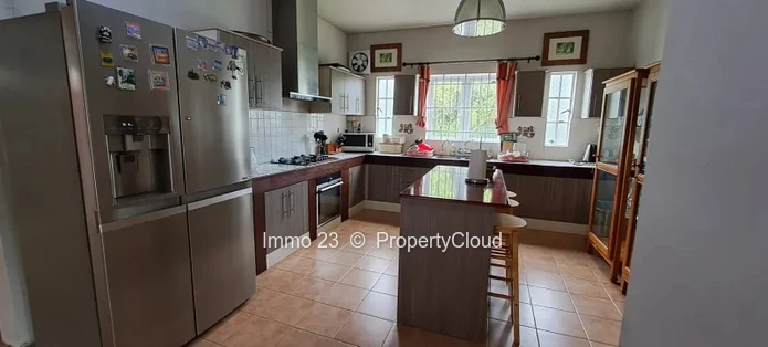 Maison / Villa - 5 chambres - Moka - Ref. MA85404LO