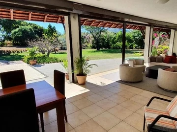 5 Bedroom Villa