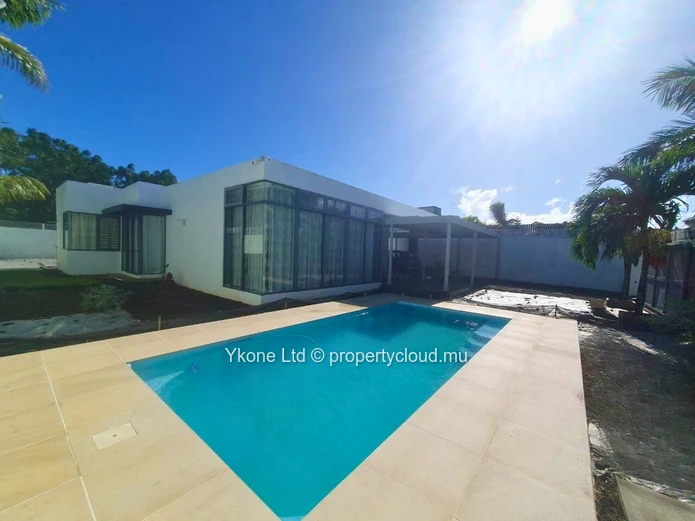 Villa For Sale In Pereybere
