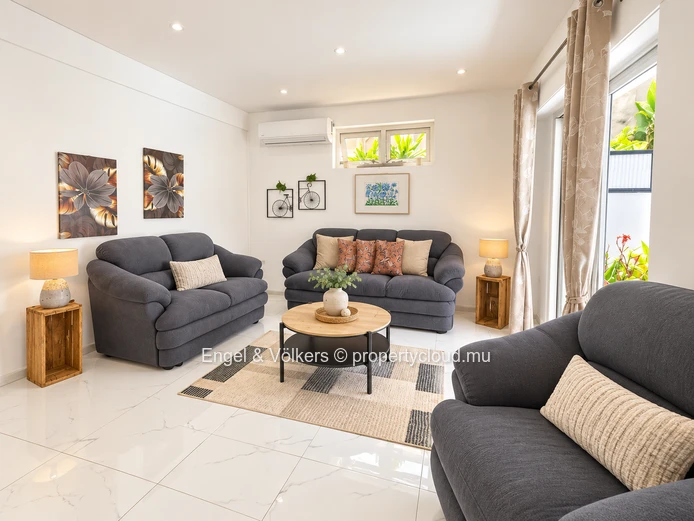 Detached 3-Bedroom Villa with Pool & Private Rooftop in Calodyne