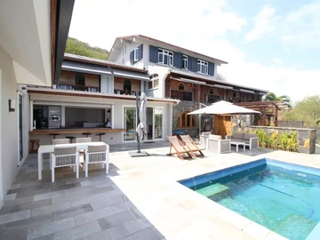 7 Bedroom House