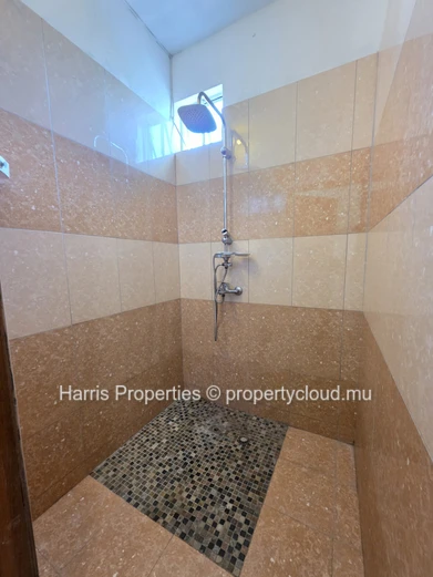 Appartement situé au premier étage disponible à louer à Bain Boeuf