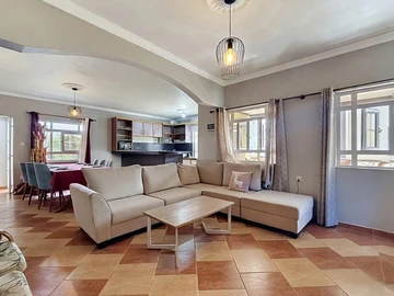 7 Bedroom House
