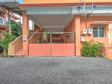 7 Bedroom House