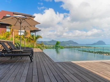 5 Bedroom Villa