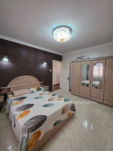 Villa de 5 chambres et bureau avec jardin et piscine a pereybere