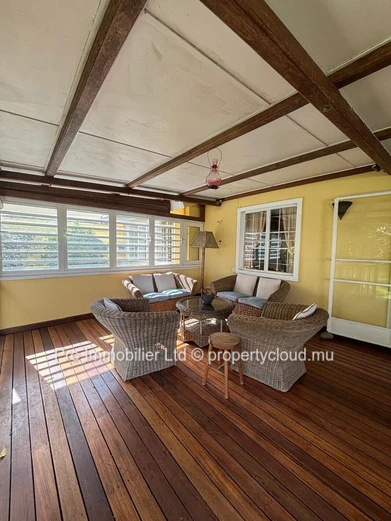 SPACIOUS FAMILY RESIDENCE WITH INDEPENDENT STUDIO & EXTENSIVE OUTBUILDINGS Pereybere Grand Baie.