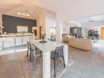 4 Bedroom Villa