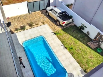 Contemporary Villa with Pool, 4 En-Suite Bedrooms and Terraces 