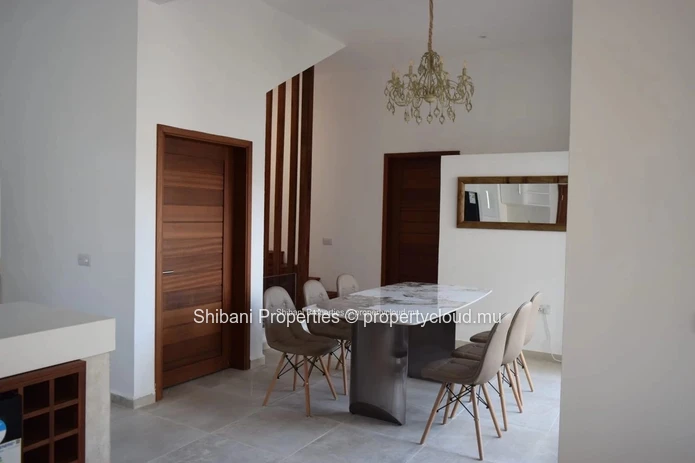 Maison moderne entièrement meublée à Calodyne  en Vente