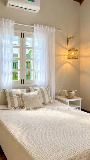 Exceptional villa with neo-colonial charm