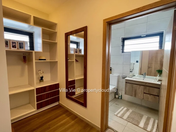 Péreybère - Modern 4-bedroom villa with private pool 