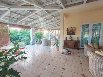 5 Bedroom Villa