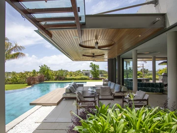 5 Bedroom Villa