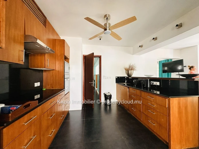 Exceptional Villa With Direct Beach Access