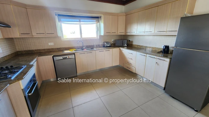 3 bedroom Penthouse with rooftop and great views.