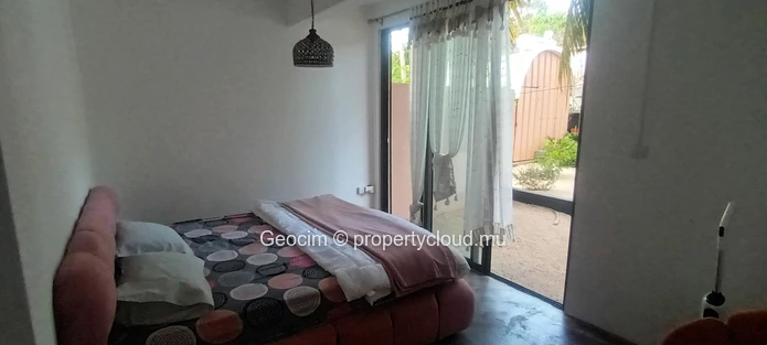 Tamarin Maison meublée rénovée de 4 càc 3 sdb Terrasse Piscine Jardin arboré. Sur 284 toises terrain clos. (Mandat exclusif)