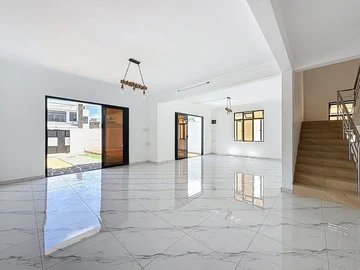 4 Bedroom House