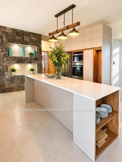 Villa moderne de 4 chambres en suite avec piscine privée- Morcellement sécurisé.