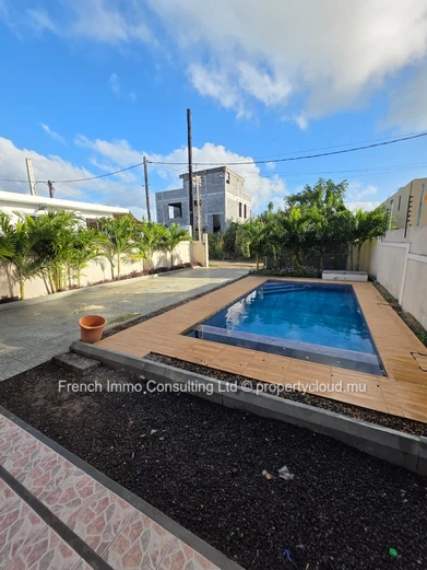 Villa 4 chambres plus jardin et piscine a pereybere