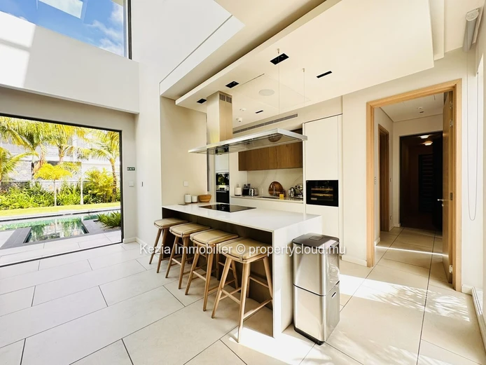 Signature Villa Within An Iconic 5? Beachfront Resort