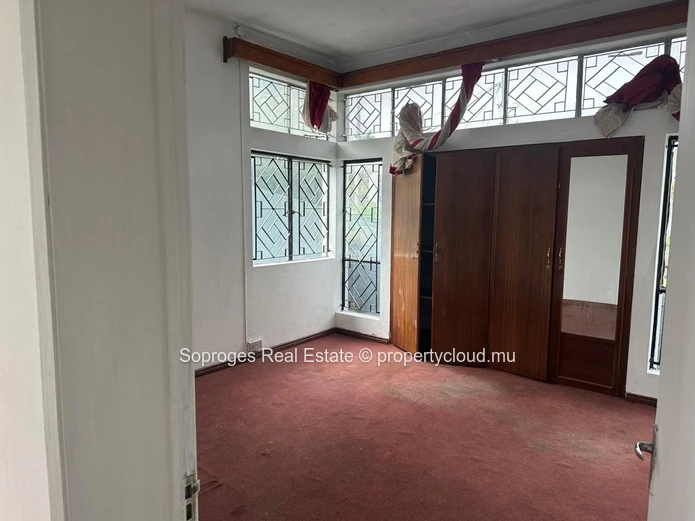 5 Bedroom House – Quatre Bornes