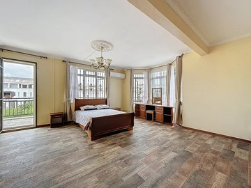 7 Bedroom House
