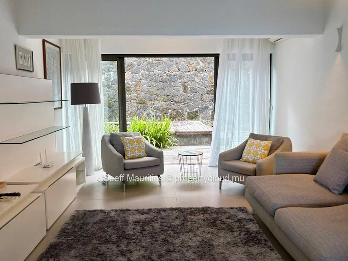 Appartement moderne avec piscine privée et vues imprenables sur la mer
