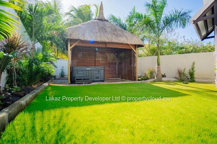 Cosy House for sale - Accessible to Locals only