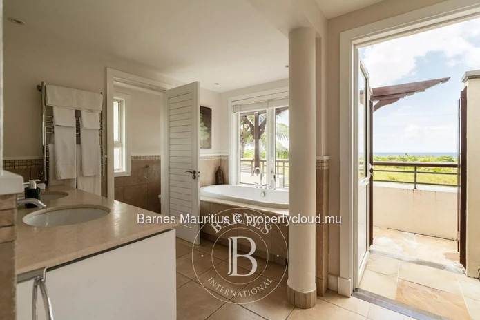 BEL OMBRE - Off-plan - Villa on a golf course - 3 bedrooms
