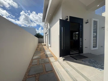 4 Bedroom Villa