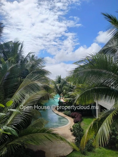 Luxury 3-Bedroom Penthouse with Private Pool in Pereybere