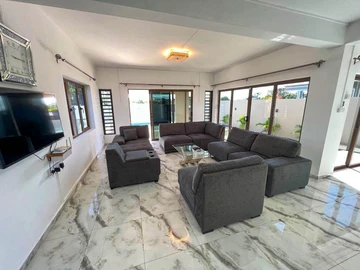 4 Bedroom Villa