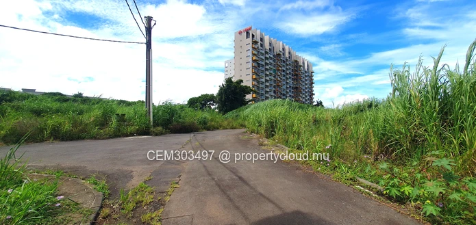 Terrain commercial et résidentiel 56.15 perches à vendre – Sodnac, zone high-rise