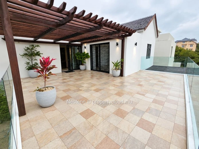 Élégante villa de 3 chambres avec piscine à débordement 