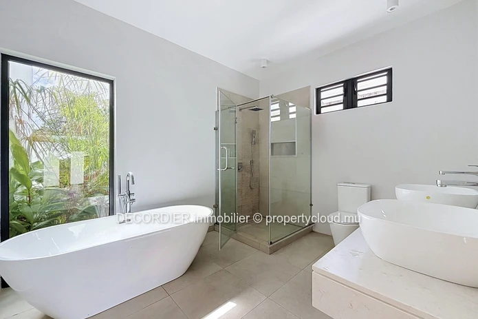 Maison avec piscine privée à Calodyne